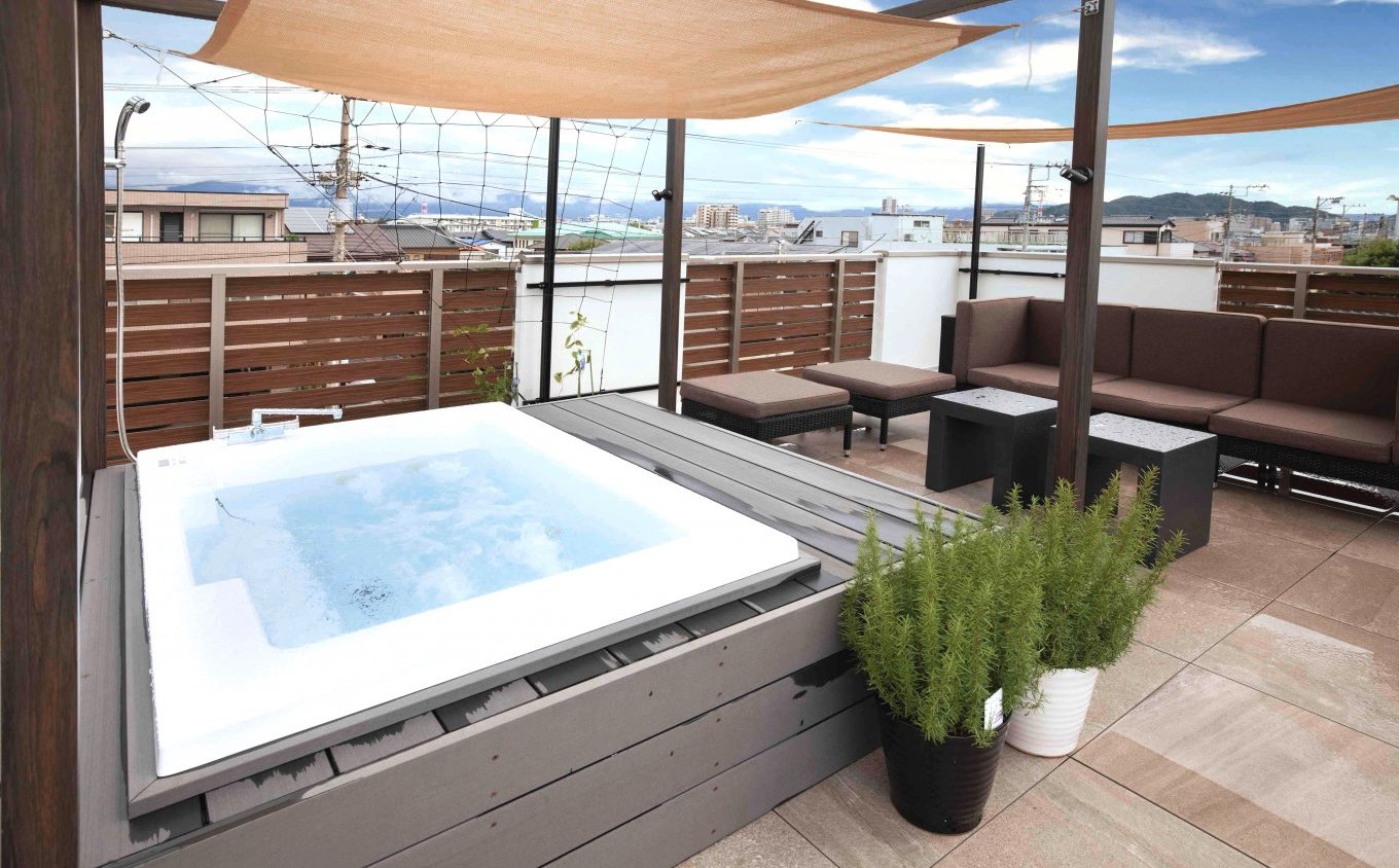 30畳の大空間LDKと富士山が見える屋上ジャグジーのある家