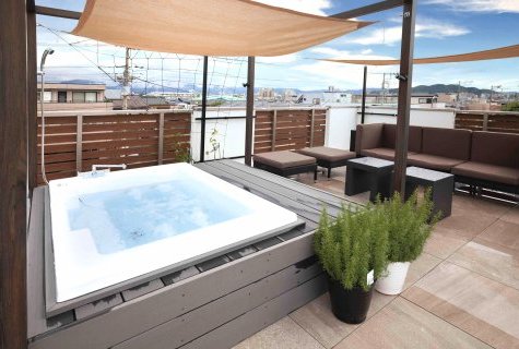 30畳の大空間LDKと富士山が見える屋上ジャグジーのある家