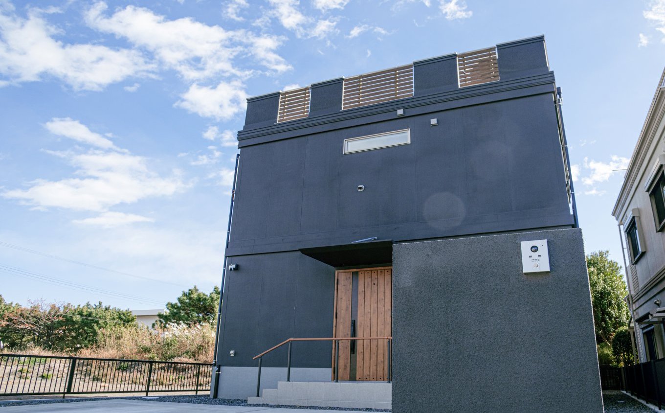 『海を眺めながら暮らしたい。』を叶える、屋上に津波シェルターの付いた“津波に強い家”