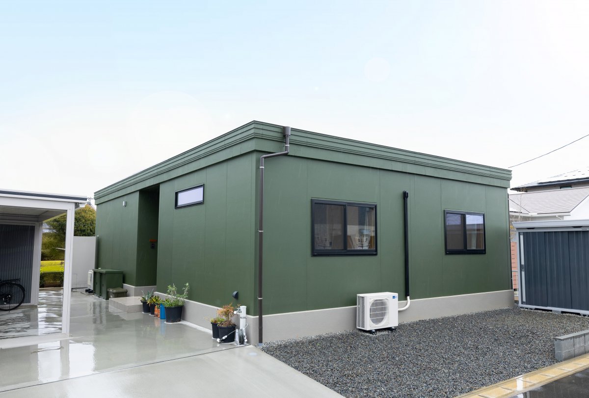 平屋の暮らしで好きなものだけを心地よく。老後も見据えた、無駄なく"好き"をかたちにした住まい。