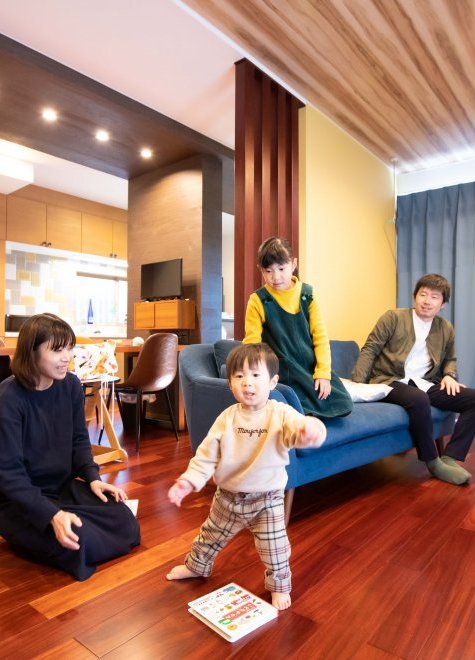 モダンな白い外観と世界に1つだけのインテリア空間のあるナチュラルアンティークの家【焼津市・ナチュラルアンティークの注文住宅】