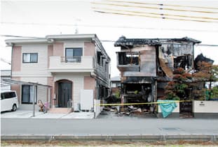わずか2mしか離れていない隣家が全焼するも外壁の修繕だけ