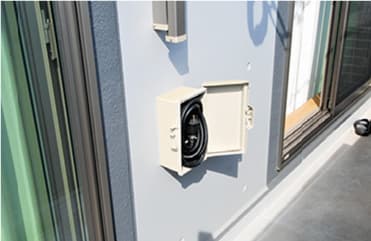 停電時に発電機から電気を取り込むための災害時対応電気配線部屋コンセント(2階)